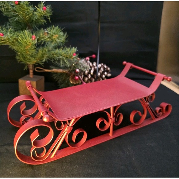 Red Holiday Helper Metal Santa Sleigh Longaberger Metalworks Christmas Decor - Picture 1 of 7